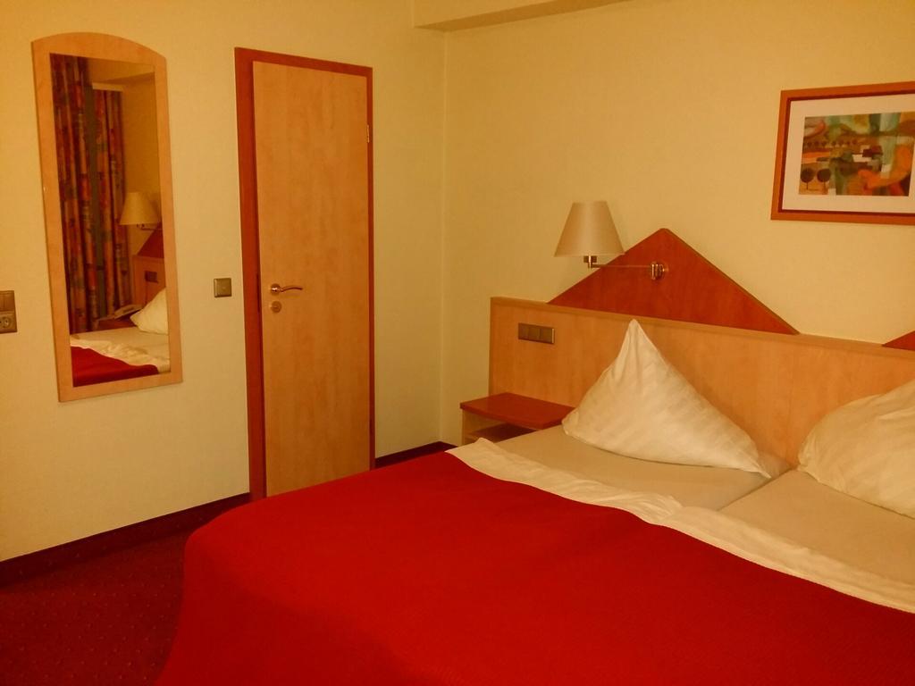Abant Hotel Frankfurt Obertshausen Exterior photo