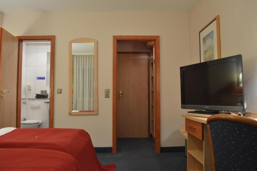 Abant Hotel Frankfurt Obertshausen Room photo