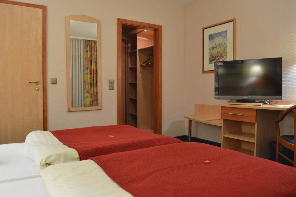 Abant Hotel Frankfurt Obertshausen Room photo