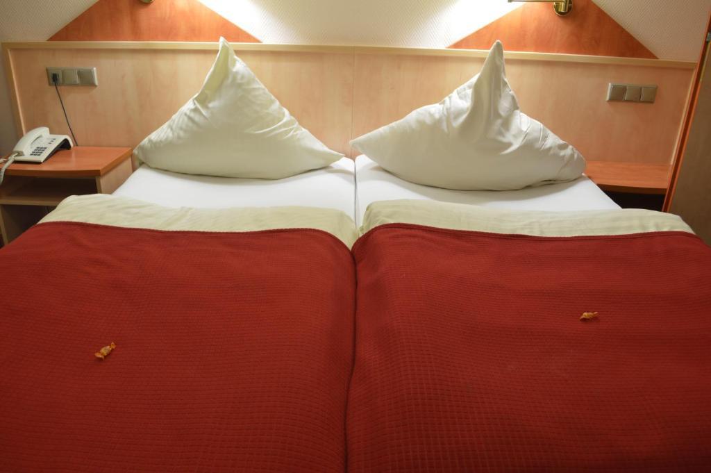 Abant Hotel Frankfurt Obertshausen Room photo